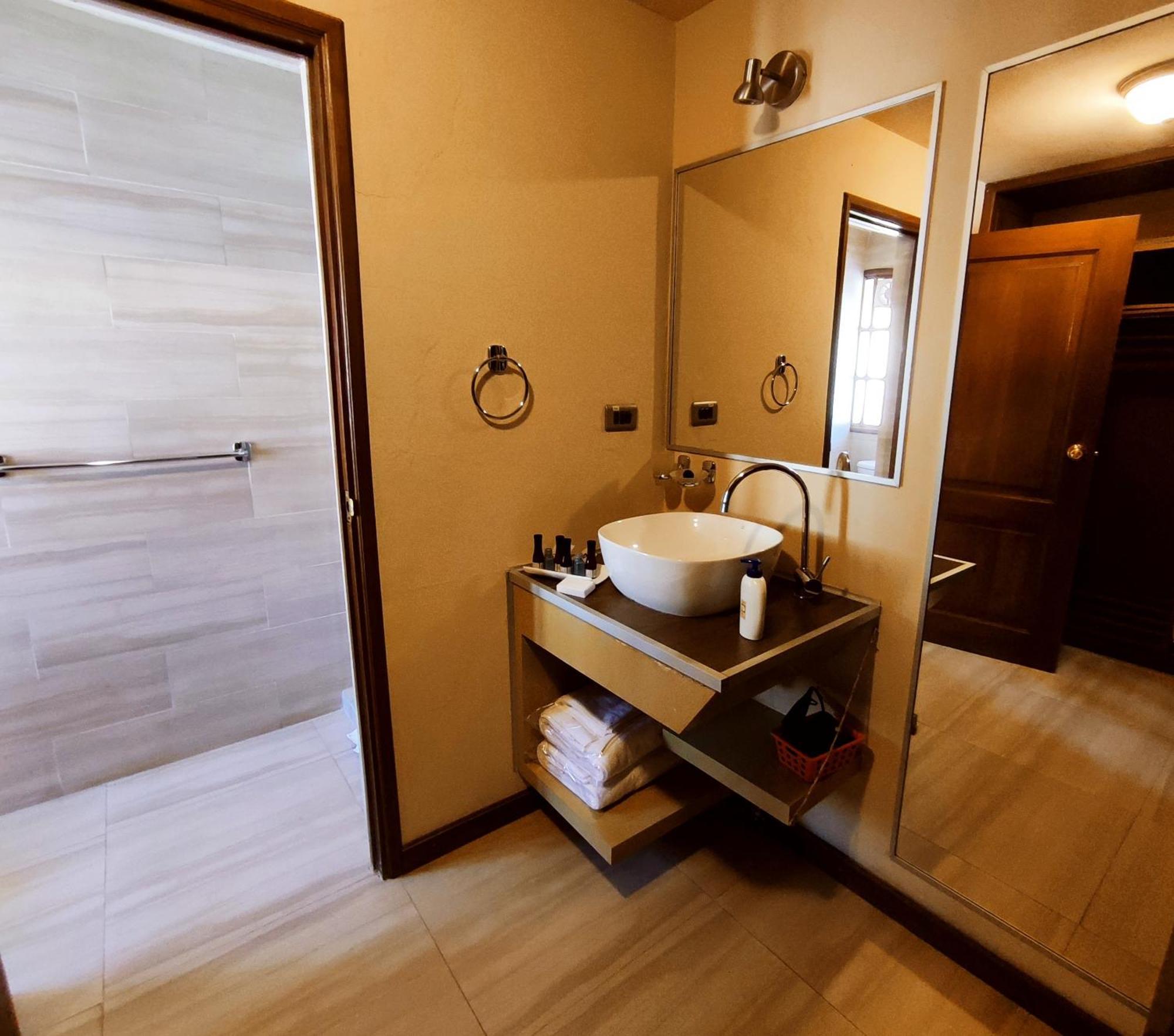 Hotel Boutique La Casa De Margarita โกชาบัมบา ภายนอก รูปภาพ