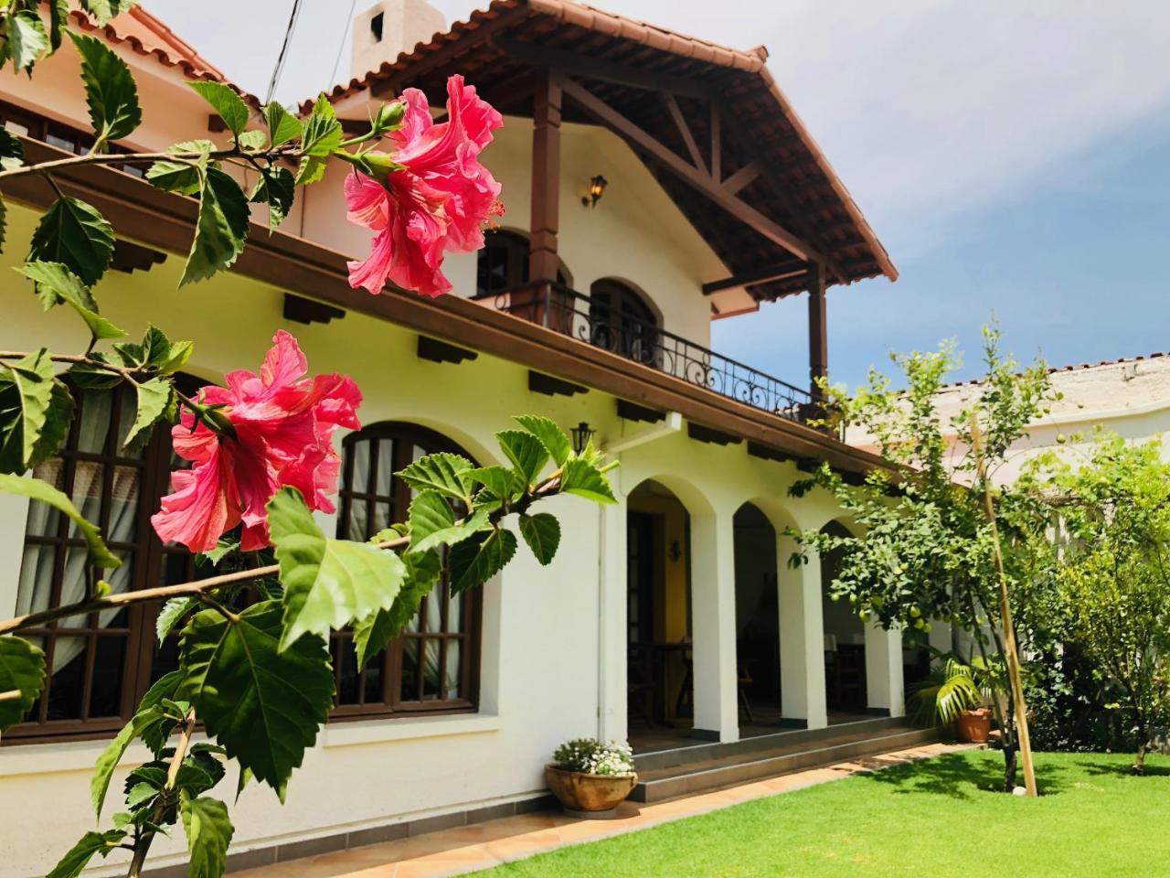 Hotel Boutique La Casa De Margarita โกชาบัมบา ภายนอก รูปภาพ